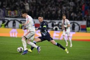 西甲第6塞尔塔客场2-0力克法甲劲旅里昂，豪取欧联杯八强席位